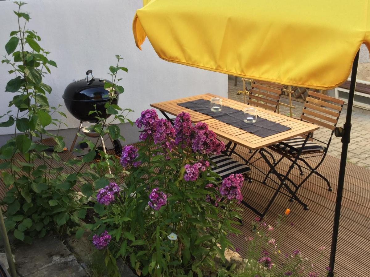 60Qm Wohnung Naabtal Im Historischen Pfarrhaus Pielenhofen Exterior foto