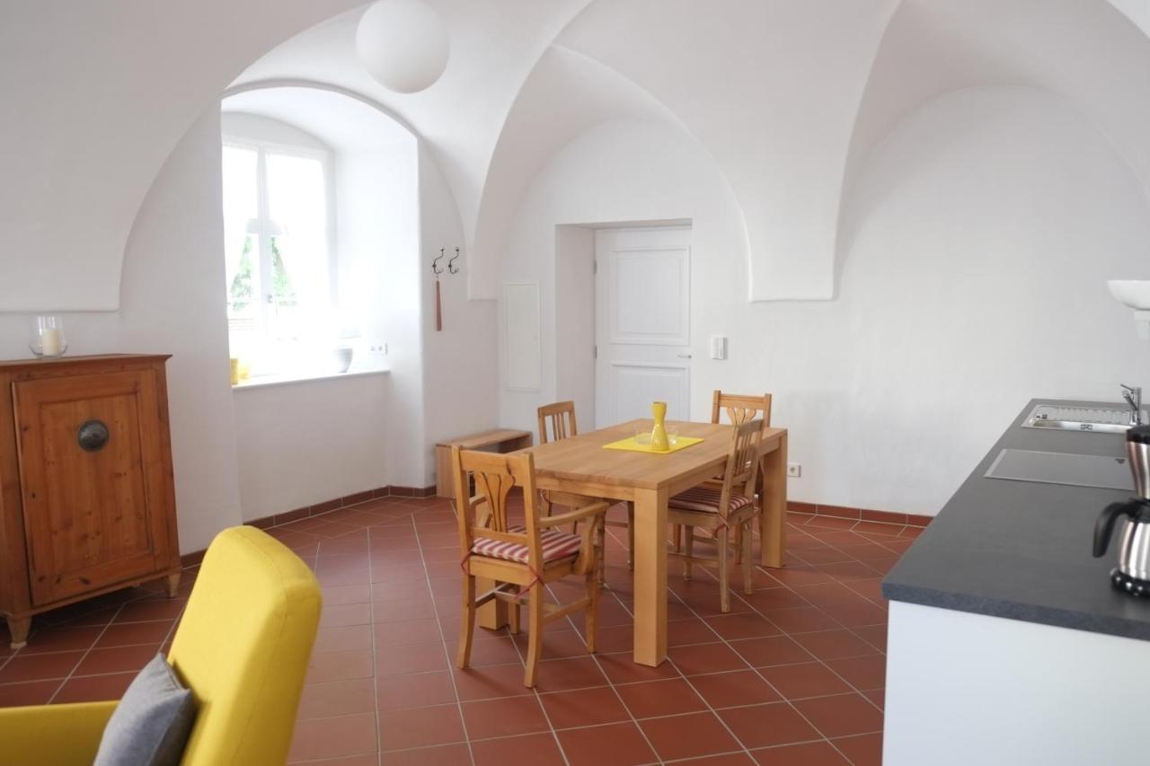 60Qm Wohnung Naabtal Im Historischen Pfarrhaus Pielenhofen Exterior foto